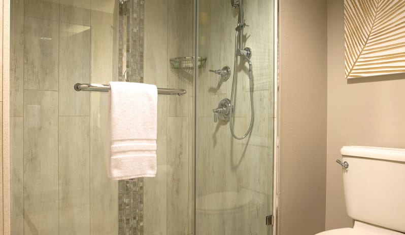 Loews Royal Pacific Universal Orlando - Standard King Room Shower